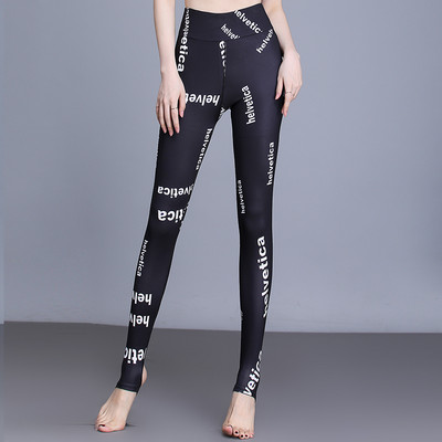 Sieviešu sporta legingi ar augstu vidukli