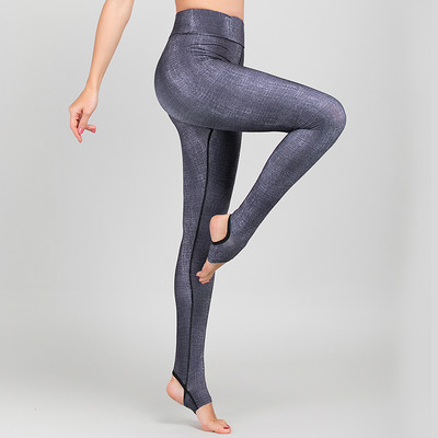 Sieviešu sporta legingi ar augstu vidukli