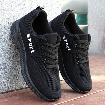 Vīriešu elpojošas kedas ar mežģīnēm un izšūtu uzrakstu