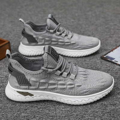 Hingavast kangast meeste suviste tossude uus mudel