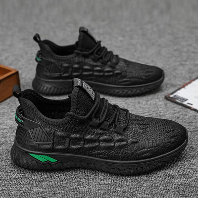 Hingavast kangast meeste suviste tossude uus mudel