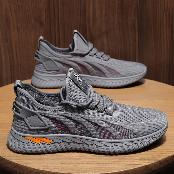 Hingavast kangast meeste suviste tossude uus mudel