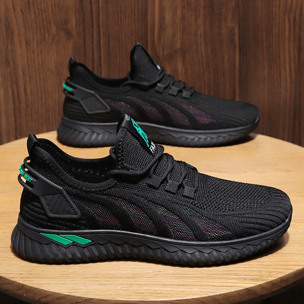 Hingavast kangast meeste suviste tossude uus mudel