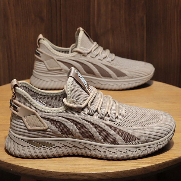 Hingavast kangast meeste suviste tossude uus mudel