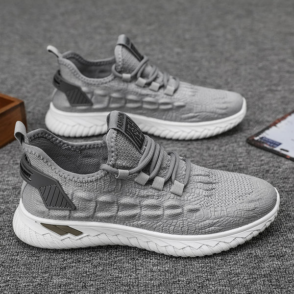 Hingavast kangast meeste suviste tossude uus mudel