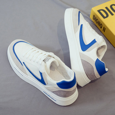 Igapäevaseks kasutamiseks sobivad lameda talla ja kirjaga meeste tossud