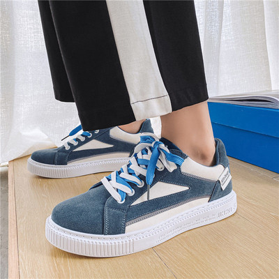 Ikdienas kedas vīriešiem ar plakanām zolēm un mežģīnēm