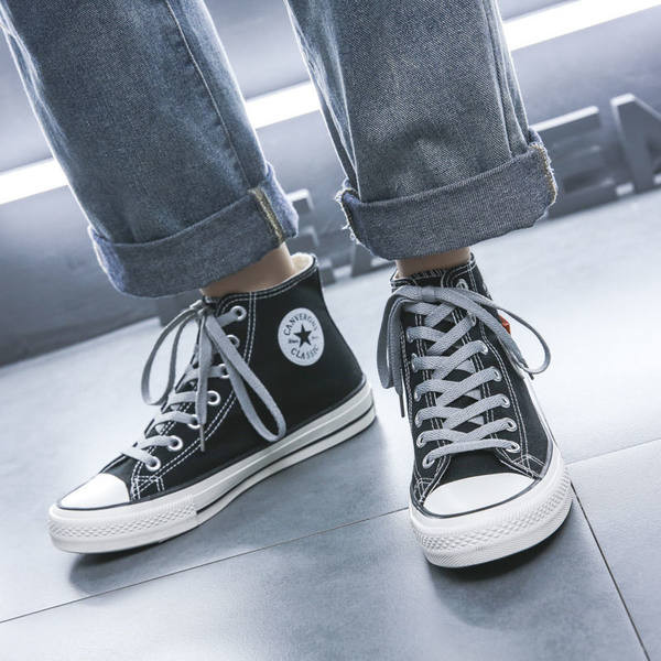 Vīriešu augstas tekstila kedas ar saitēm un emblēmu