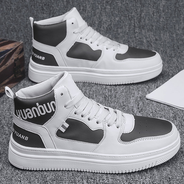 Jauns vīriešu augsto kedu modelis no mākslīgās ādas ar plakanu zoli