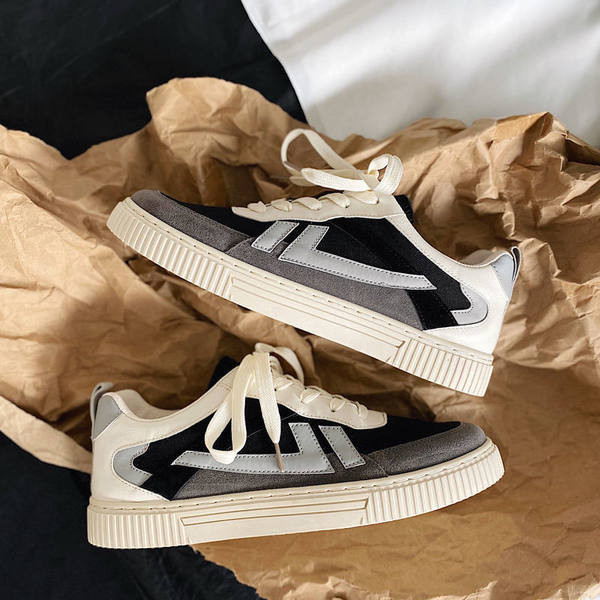 Eco velúr lapos talpú férfi tornacipő felirattal és fűzővel