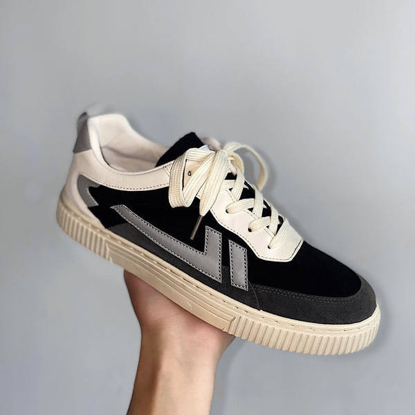 Eco velúr lapos talpú férfi tornacipő felirattal és fűzővel