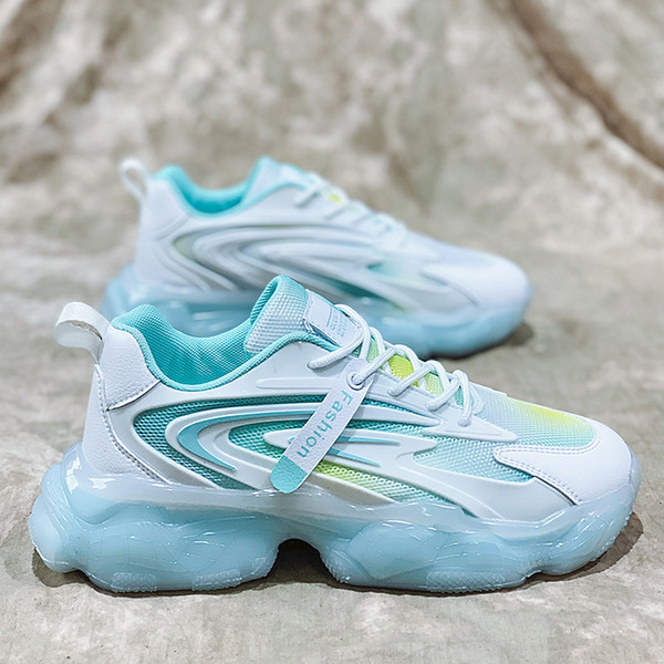 Kareda talla ja kolme värvi paeltega vabaaja meeste tossud