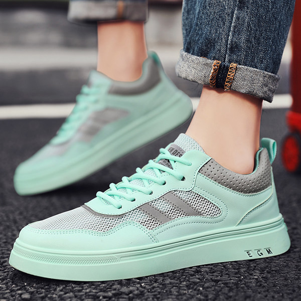 Uus mudel võrkude ja lameda tallaga meeste tossud