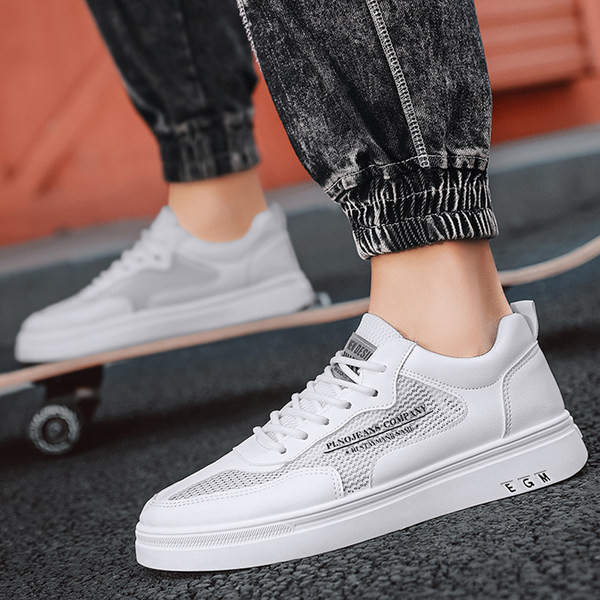 Uus mudel võrkude ja lameda tallaga meeste tossud