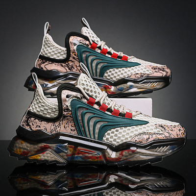 Naujo modelio sportbačiai grubiu padu ir raišteliais vyrams