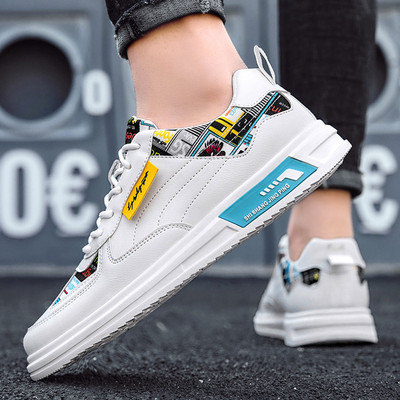 Modernas vīriešu kedas ar apdruku un plakanu zoli vairākās krāsās