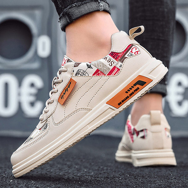 Modernas vīriešu kedas ar apdruku un plakanu zoli vairākās krāsās