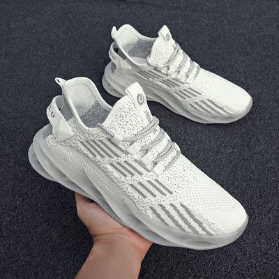 Tīkla kedas vīriešiem ar raupju zoli