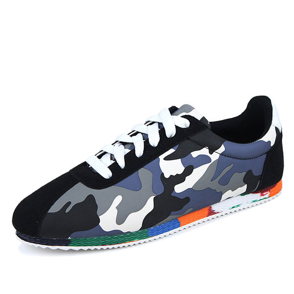 Modernas vīriešu kedas ar krāsainu rakstu