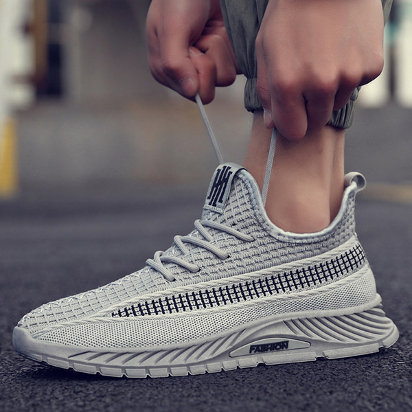 Uus mudel paeltega hingavatest meeste tossudest