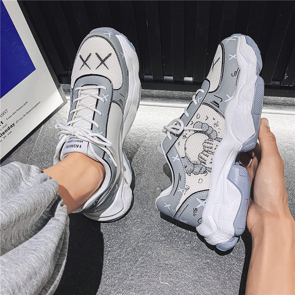 Uus mudel aplikatsiooni ja paeltega meeste tossud