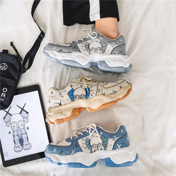 Uus mudel aplikatsiooni ja paeltega meeste tossud