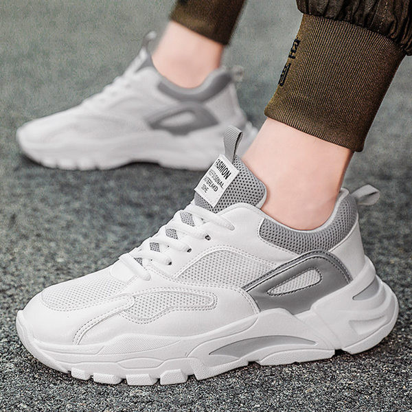 Kareda talla ja võrkudega suvised meeste tossud