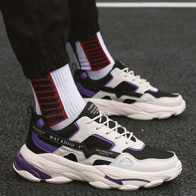 Kareda tallakirja ja paeltega meeste tossud