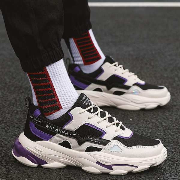 Kareda tallakirja ja paeltega meeste tossud