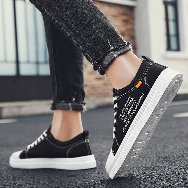 Vīriešu tekstila kedas ar šņorēm un uzrakstu