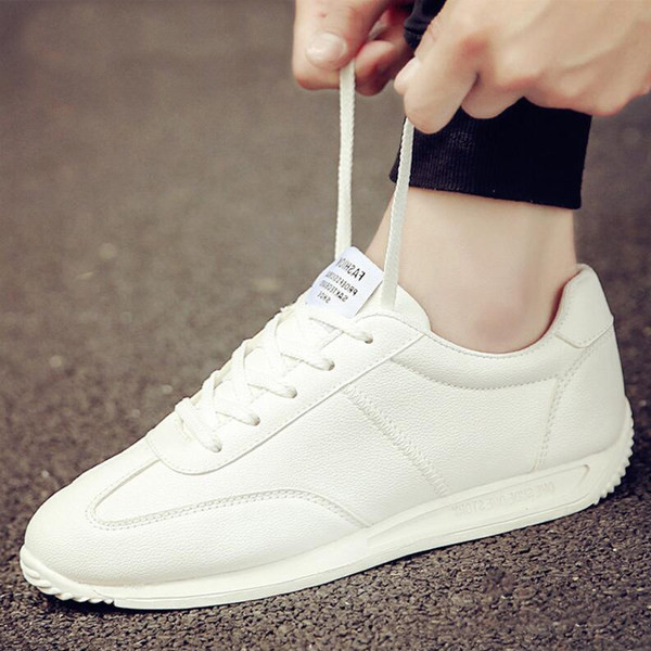 Meeste tossud tavaline paelte ja pealdisega mudel