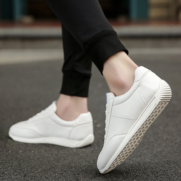 Meeste tossud tavaline paelte ja pealdisega mudel