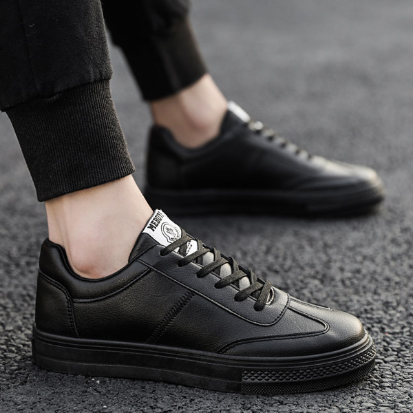 Uus mudel aplikatsiooni ja pealdisega nahast tossud