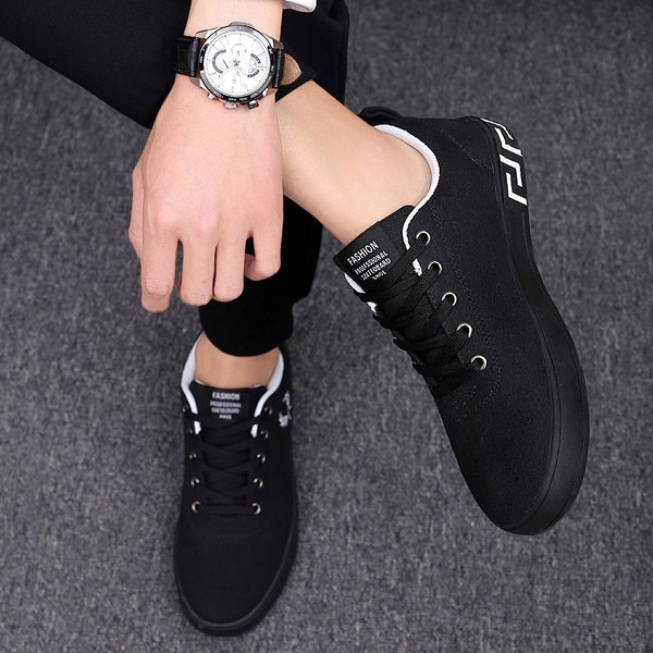 Ikdienas vīriešu tekstila kedas ar izšuvumiem un saitēm