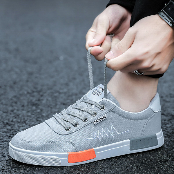 Lameda talla ja paeltega tekstiilist vabaaja tossud meestele