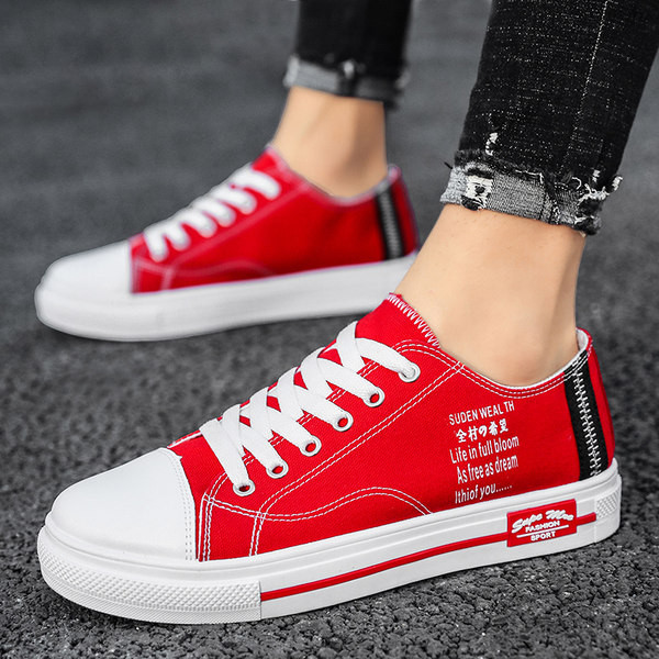 Vīriešu audekla kedas ar aplikācijām un mežģīnēm