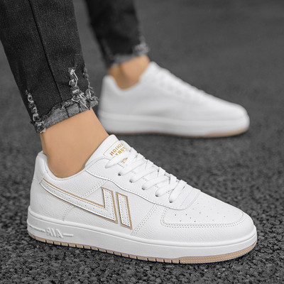 Vīriešu ādas kedas ar plakanām zolēm un šņorēm