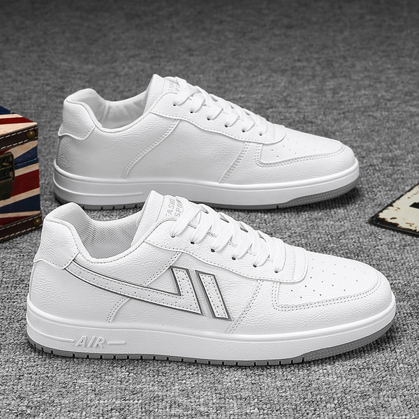 Vīriešu ādas kedas ar plakanām zolēm un šņorēm