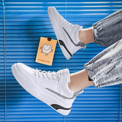 Ikdienas kedas ar uzrakstu un plakanu zoli vīriešiem