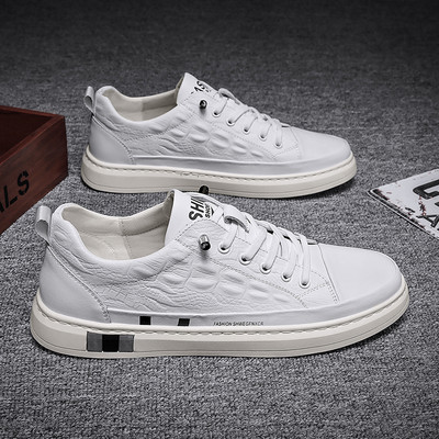 Stilīgas vīriešu kedas no mākslīgās ādas ar šņorēm un uzrakstu