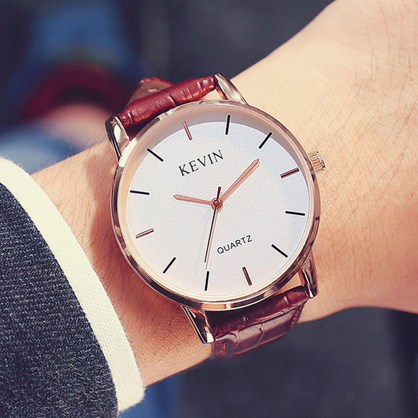 Moderns ādas pulkstenis vīriešiem un sievietēm