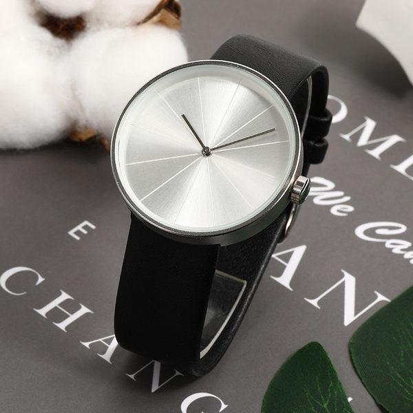 Vienkārša modeļa vīriešu pulkstenis ar ādas siksniņu