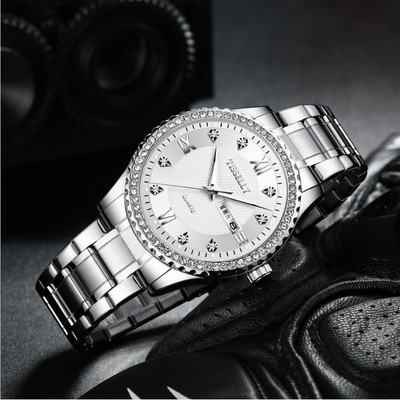 Vīriešu pulkstenis ar dekoratīviem akmeņiem