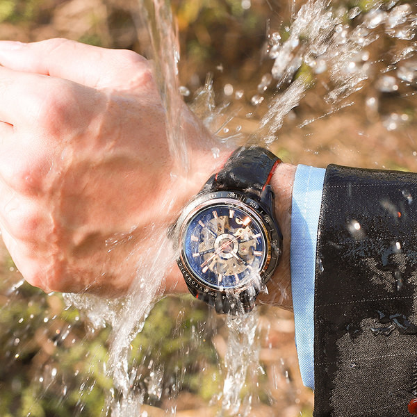 Mehānisks vīriešu pulkstenis ar metāla siksniņu