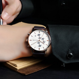 Stilīgs vīriešu pulkstenis ar ādas siksniņu