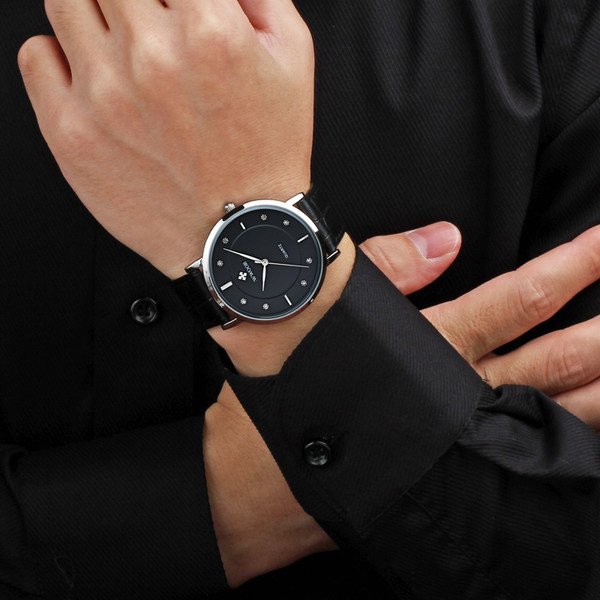 Vīriešu pulkstenis ar ādas siksniņu - apaļas formas