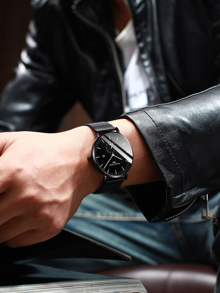 Üliõhuke meeste käekell – veekindel