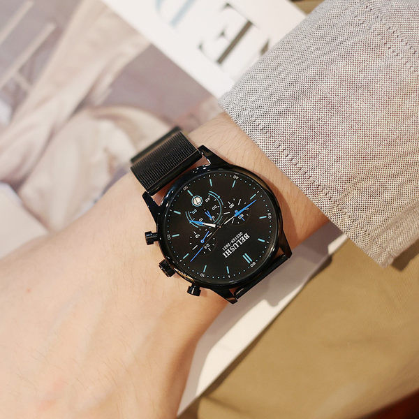 Vīriešu pulkstenis ar krāsainiem rādītājiem - apaļa forma