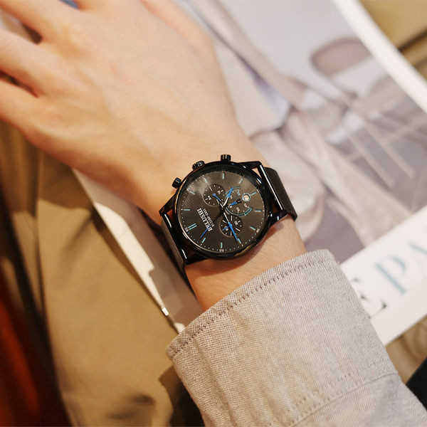 Vīriešu pulkstenis ar krāsainiem rādītājiem - apaļa forma