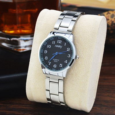 Moderns pulkstenis ar tērauda siksniņu - vīriešiem un sievietēm